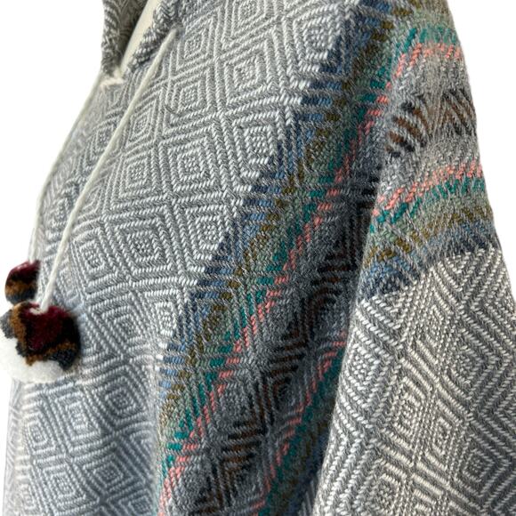 Alpaca Oscatex Knit Hooded Poncho OS Gray White Aztec Boho Cozy Outdoor NWOT - Picture 3 of 15